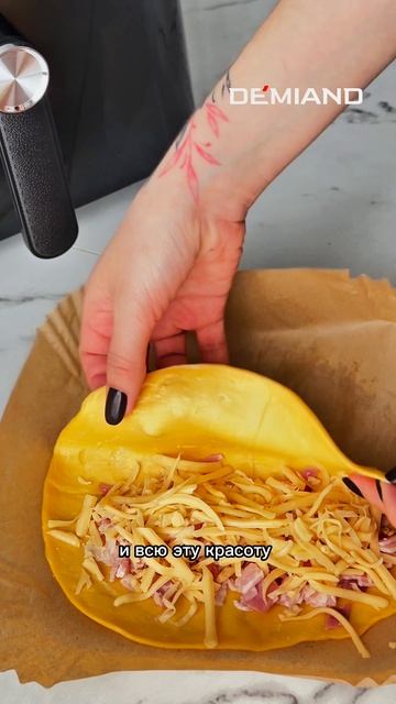 Чебуреки с сыром и ветчиной