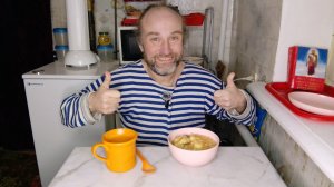 обед без Рыжули. спит. не хошь кулеш ничё не ешь. мукбанг. обжор. еда на камеру. диета. шизофрения.