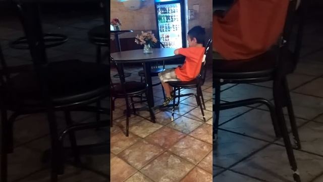 Temper Tantrum over Police Being Called for Stealing смотреть онлайн