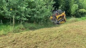 Современные бульдозеры в работе