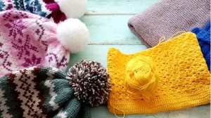 Итоги января / вяжу свитер на машине / шапки / планы