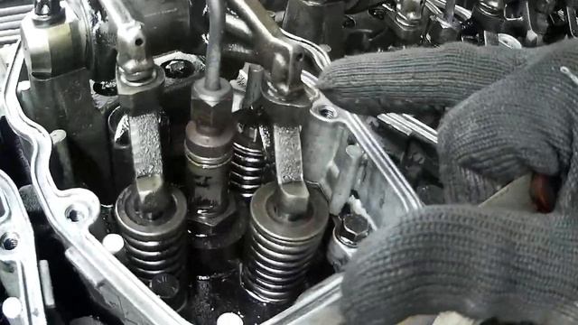 Скания 124, Скания 4 серии. Двигатель DSC 1201. Регулируем клапана тепловой зазор в клапанах. смотреть онлайн