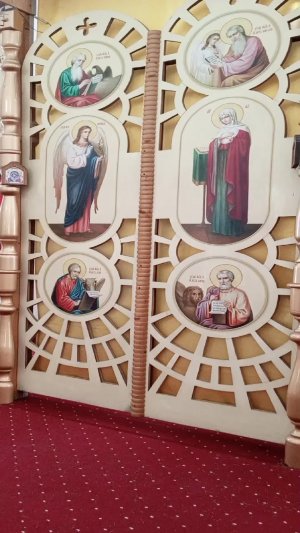 Божественная служба в храме Святой Троицы