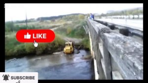 Трактористы в жёстких условиях ьэбездорожья