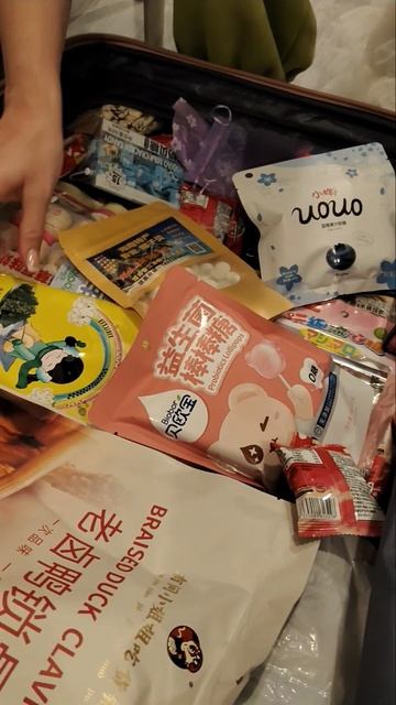 Мама привезла подарки из Китая