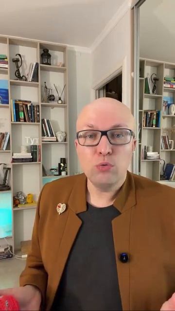 Почему нам сложно отказывать людям? Часто это связано с глубинным страхом быть отвергнутыми или н... смотреть онлайн