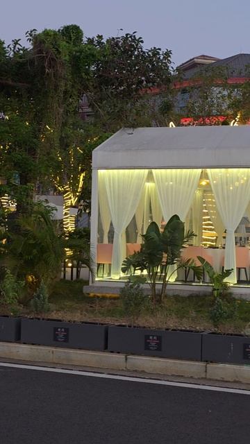 вечерняя набережная Хайкоу Китай