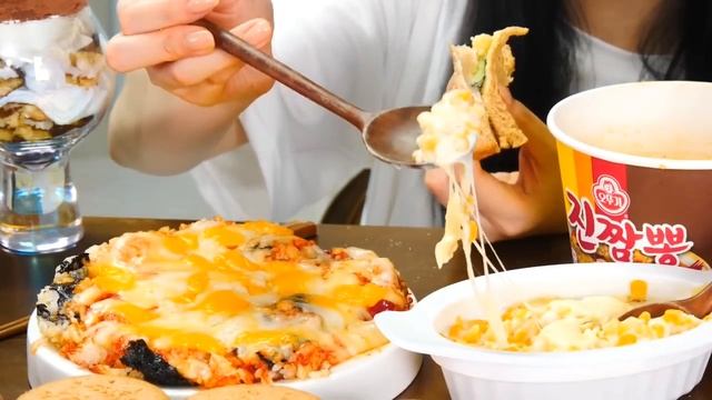 Мукбанг Еда на камеру (3) смотреть онлайн