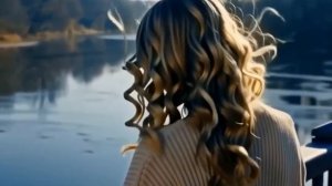 Идёт девчонка по тротуару