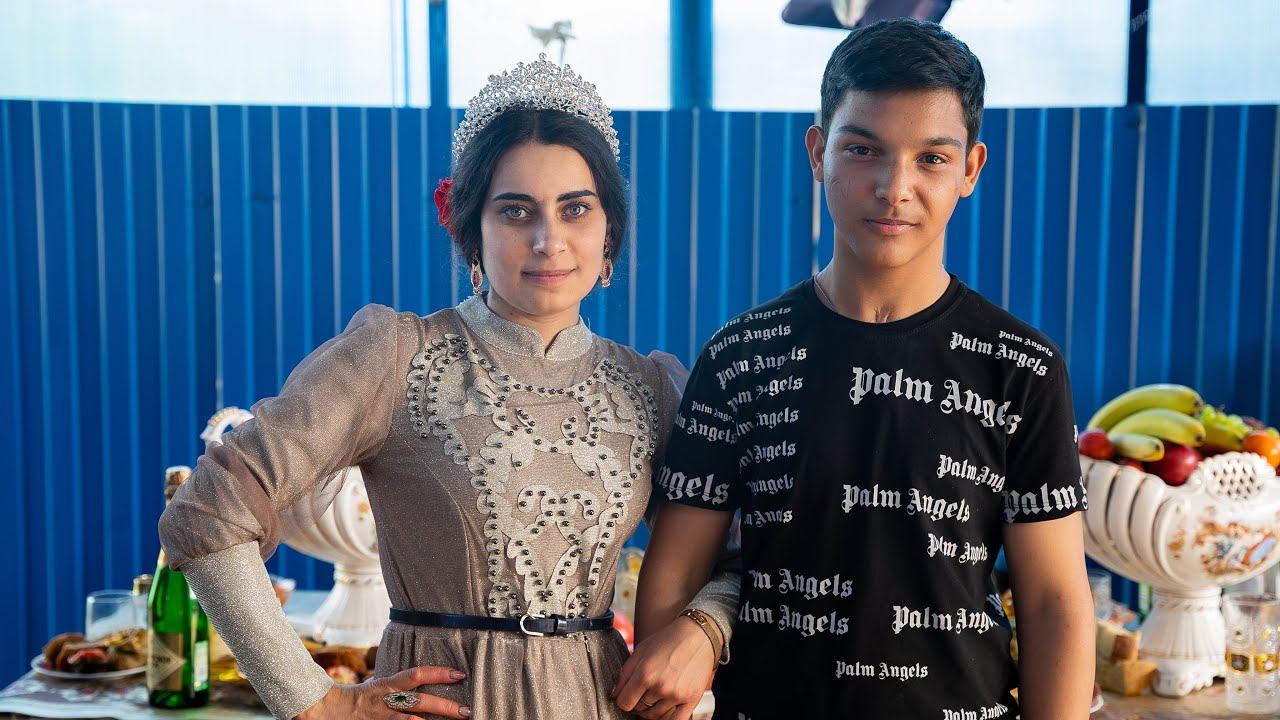 Привезли невесту в дом. Андрей и Пуджа. смотреть онлайн