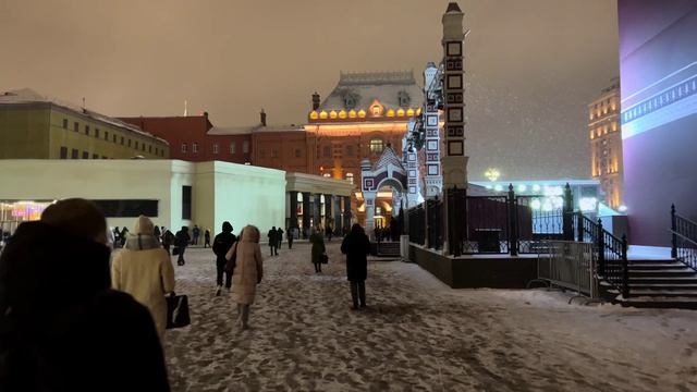 ЗИМНЯЯ МОСКВА ❄️ Спокойная прогулка под сильным снегопадом смотреть онлайн