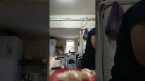 Нажарила сырников 😊 Остался только хлеб 🍞