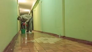 УБИРАЮ ПОДЪЕЗД