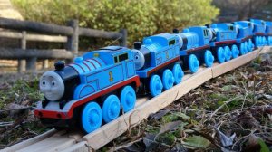 Поезда паровозик Томас играем вместе