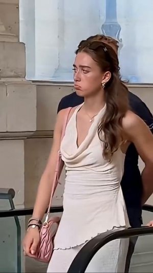 Сколько же зависти в их глазах