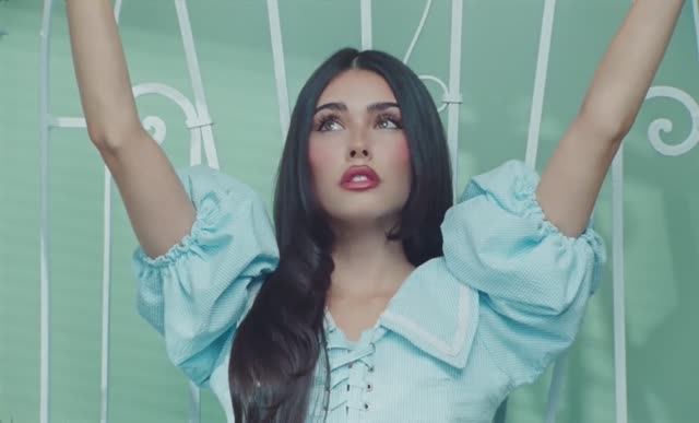 Madison Beer - bad enough (Official Music Video) смотреть онлайн