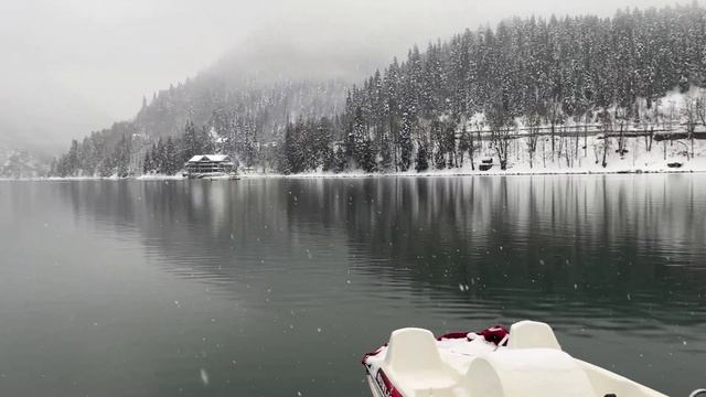 Абхазия, озеро Рица сегодня (8 февраля, ЗИМА-2026) смотреть онлайн