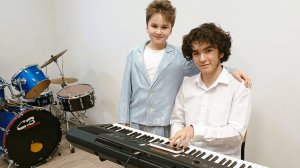 Гуревич Михаил, Гуревич Никита. Замыкая круг.