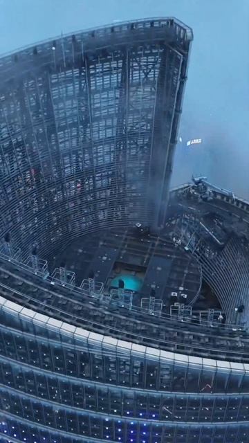 Как же это похоже на верхнюю часть Шанхайской башни!