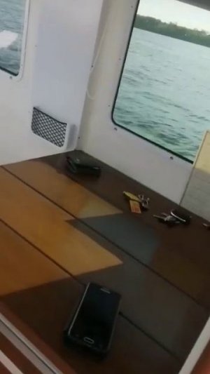 Малый туристический баркас