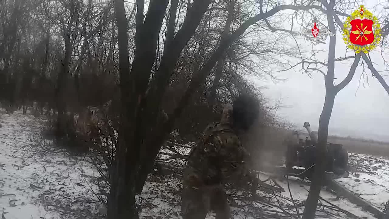 💥 Артиллерия группировки «Восток» ровняет с землей опорники ВСУ смотреть онлайн