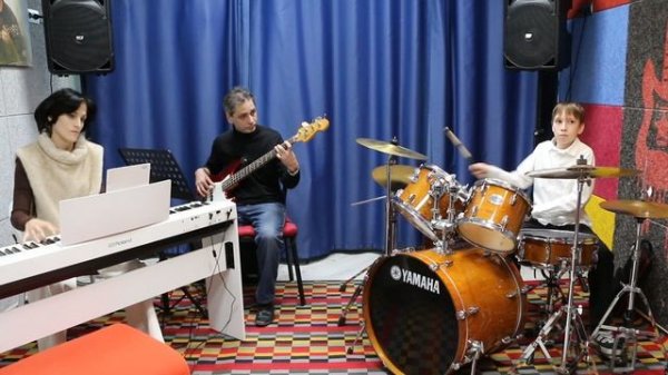 Эдуард Яруллин - Cute ( David Benoit, Brian Bromberg & Gregg Bissonett)