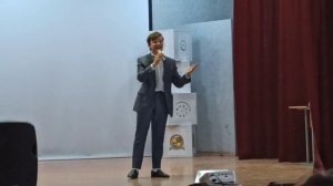 УЧИТЕЛЮ
СтИхОтВоРеНиЕ