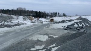 Экскаватор Volvo 750- самосвал cat772G с новой челюстной дробилкой metso c150