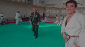 "Чуть помедленнее пожалуйста, я записываю"   https://superaikido.ru