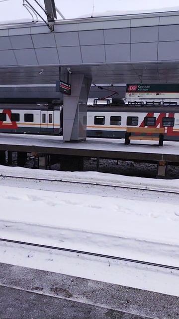 эп2д приезжает на станцию курская D2