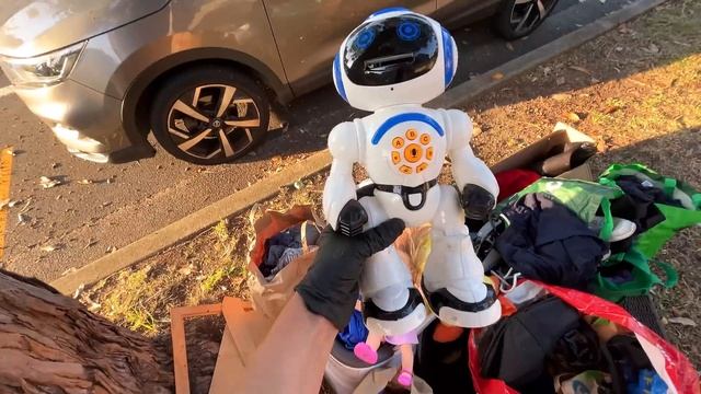 ВЫБРОШЕННЫЕ СОКРОВИЩА-КАМНИ,ПОСУДА,МЕБЕЛЬ,КАМЕРА (Me & Australia) смотреть онлайн