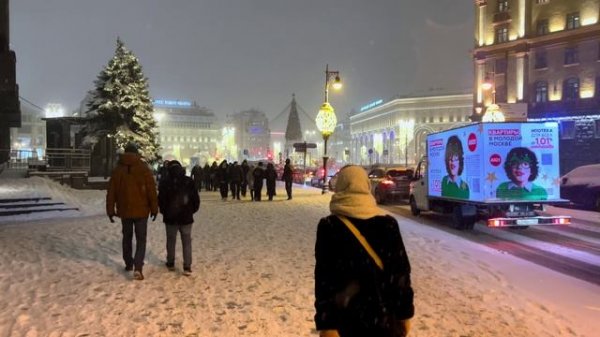 НОЧНАЯ МОСКВА В СНЕГУ ❄️ Тихая прогулка под крупными хлопьями снега