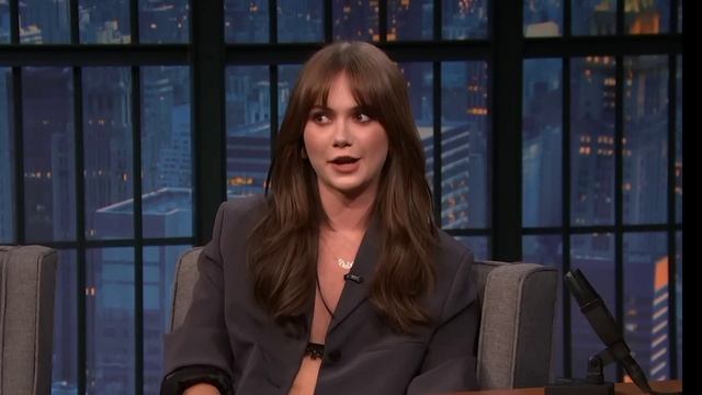 Эмилия Джонс обошла все бары Филадельфии, чтобы отточить свой акцент в стиле Делко для Task смотреть онлайн