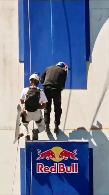 Покорит он ли 70 метровую рампу в 50 лет Сандро Диас 😧 смотреть онлайн