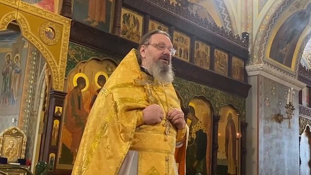 Во главе мучеников церкви русской стоит святейший патриарх Тихон смотреть онлайн