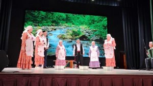 «Чишмэ буенда кичке уен» куренеш