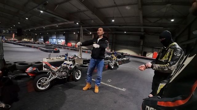 Мотогонки/ Напрягись, приготовься к удару! смотреть онлайн