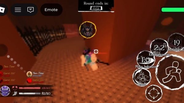 я играю в роблокс !