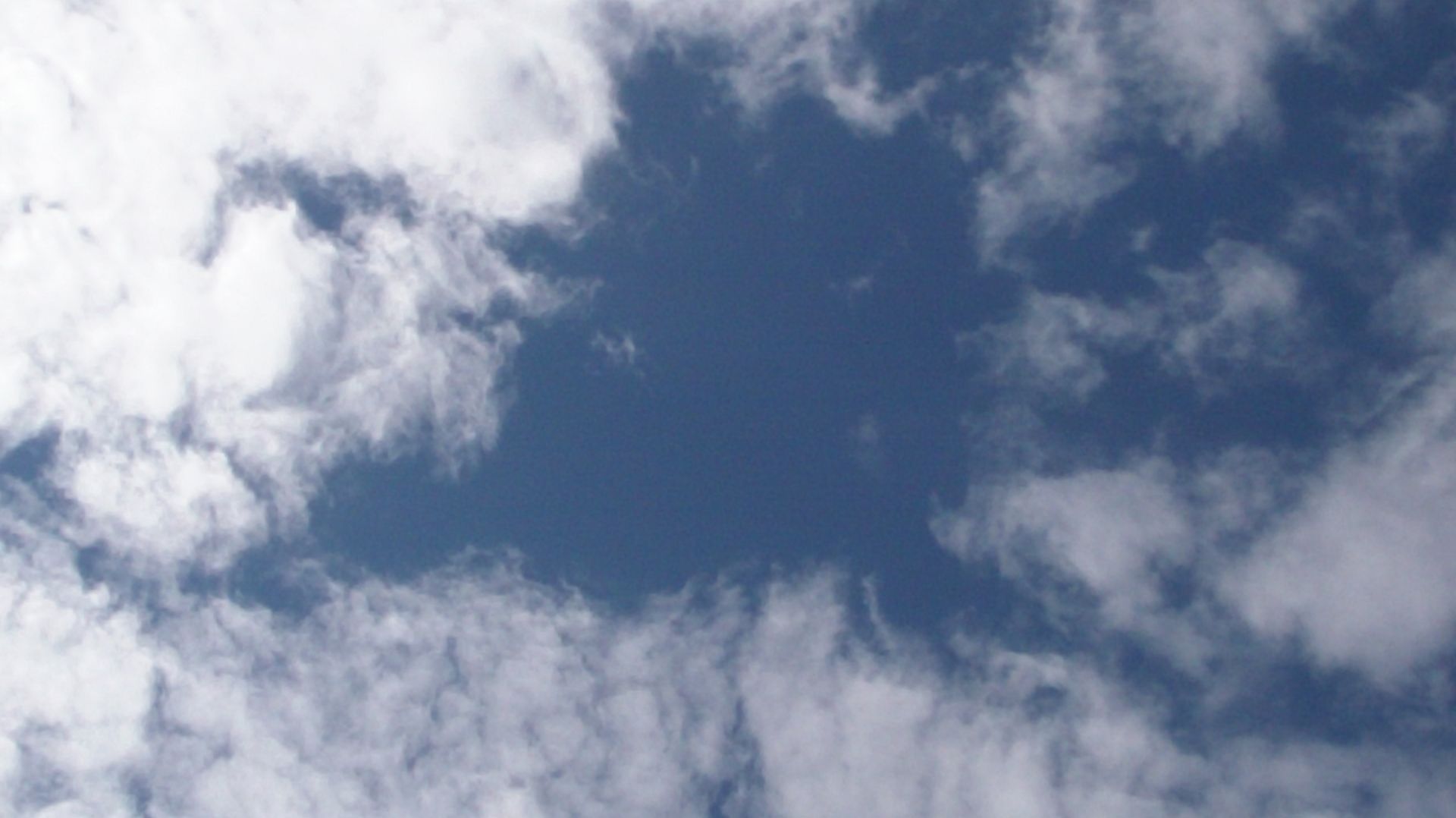 Аура ( Дом.) - создано на сайте ТвойХит.рф стихи Е. Касаткиной.