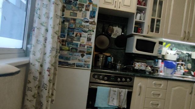 Сходила на маникюр и за продуктами.