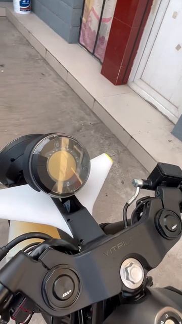 Стиль мотоцикла Husqvarna - бешеный