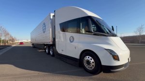 ПРОБУЮ TESLA SEMI - ЭЛЕКТРИЧЕСКИЙ СЕДЕЛЬНЫЙ ТЯГАЧ. Дела домашние: Судьба ДОРОГА