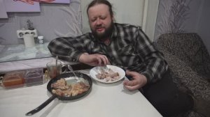 ЕШЬ И ПОЙ когда варёная вкусная курочка со мной ВКУСНО УЖИНАЮ
