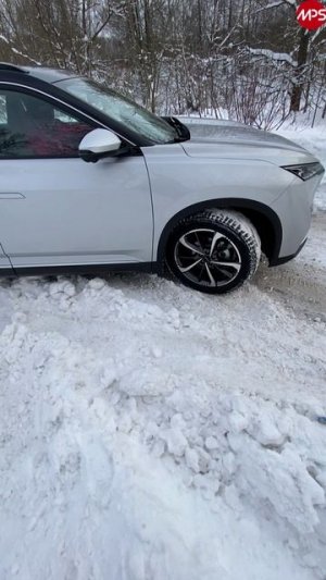 Dongfeng Mage: без полного привода кроссовер - тест в снегу.