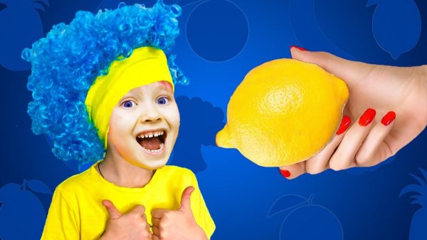 Милана с папой готовят фруктовые коктейли 🍹🍍