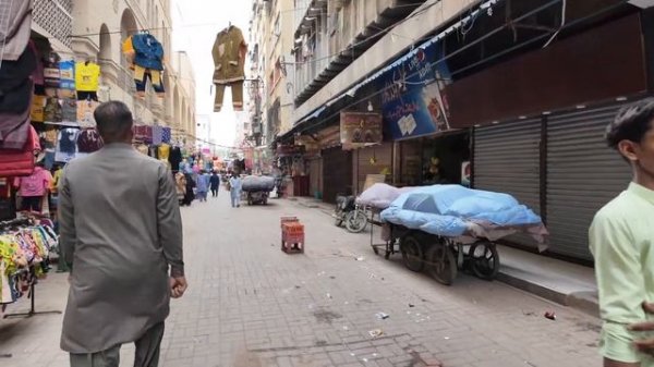 Другой мир/Пакистан, здесь опасно везде. Самый большой рынок обуви в мире.