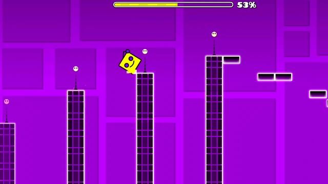 я прохожу первый уровень в игре гиометрии даш