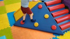 Играем в развлекательном центре