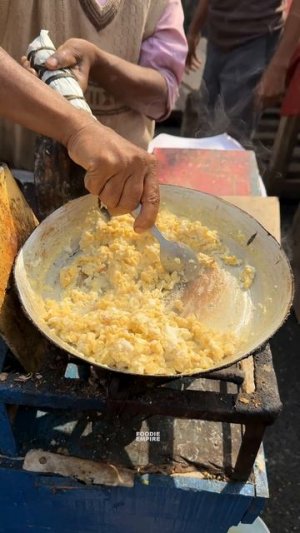 Яичница с колой🥚🥤 от моего шеф-повара #short