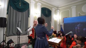 "Да, Я-Тамбовец. Я-тамбовчанин"" поёт Сергей Гладышев